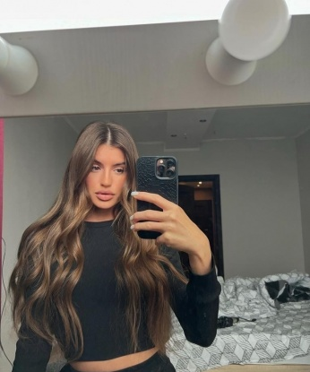 🌟 Стройное тело, изящные формы - я сама идеальная индивидуалка для тебя! 💋
Все твои фантазии и желания станут реальностью в моих нежных руках. ✨ Я специализируюсь на разнообразных эротических услугах, которые позволят тебе испытать неповторимые ощущения. 💦
Я горячая, страстная и открытая к новым экспериментам. Моя миссия - доставить тебе удовольствие, о котором ты даже не мог мечтать. 👠
Отзывы о моей работе говорят сами за себя - мои клиенты остаются полностью удовлетворены и возвращаются ко мне снова и снова. 🌹
Фото, которые ты видишь, полностью соответствуют реальности - ты не разочаруешься, обещаю. 👄
Я живу в Москве и готова встретиться с тобой в уютной обстановке или приехать к тебе. Насладись мной и позволь себе уйти от повседневной рутины. 🌇
Не жди, напиши мне прямо сейчас и погрузись в мир наслаждения вместе со мной! 💫 Алена